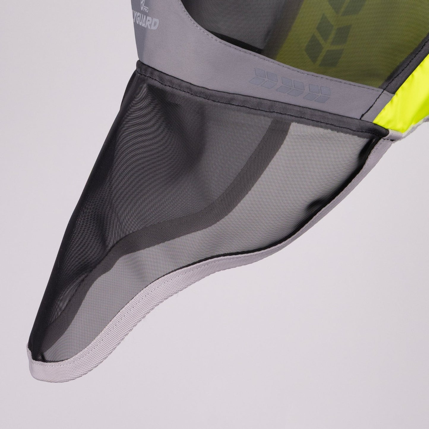 Shires FlyGuard Pro Hi-Viz smalka sieta mušu maska ar ausīm un deguna aizsardzību